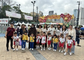 今日天氣真係好，一齊影張大合照。