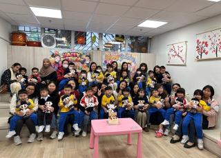 1祝幼兒班全體同學仔「返學100天快樂！」